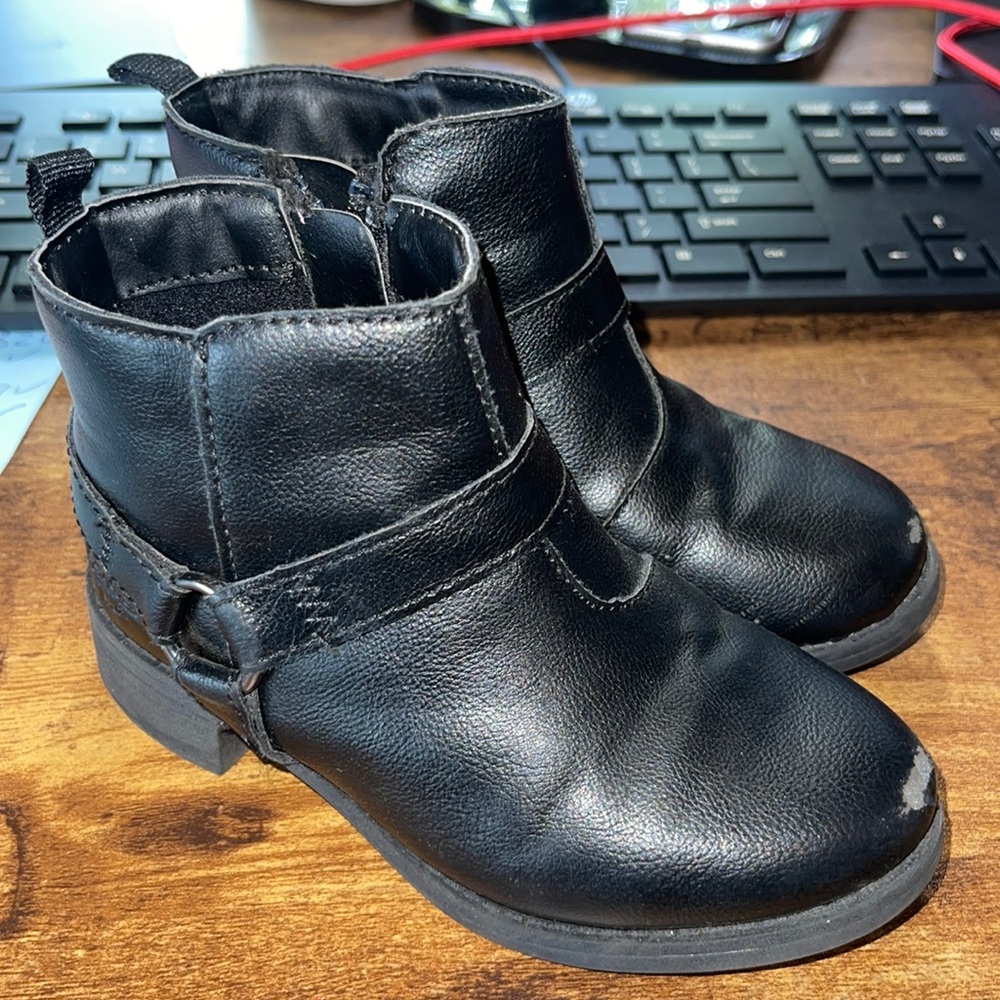 Oshkosh toddler boots